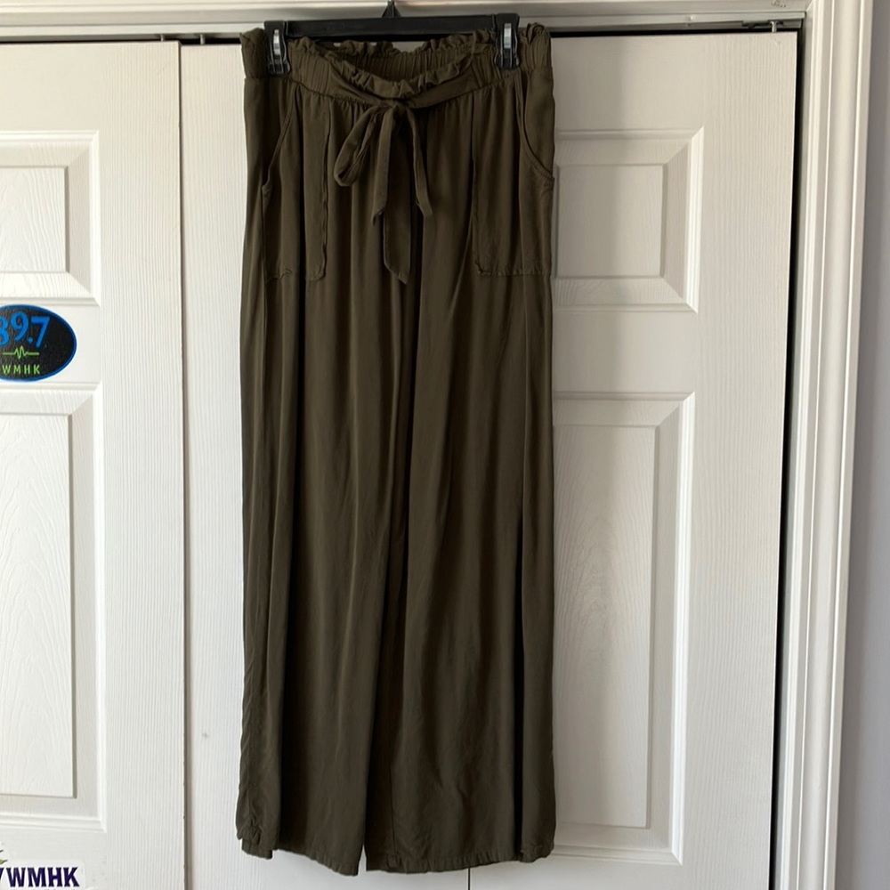 Green linen pants